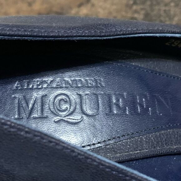 Alexander McQueen Skull Peep-toe Pumps - Picture 12 of 14